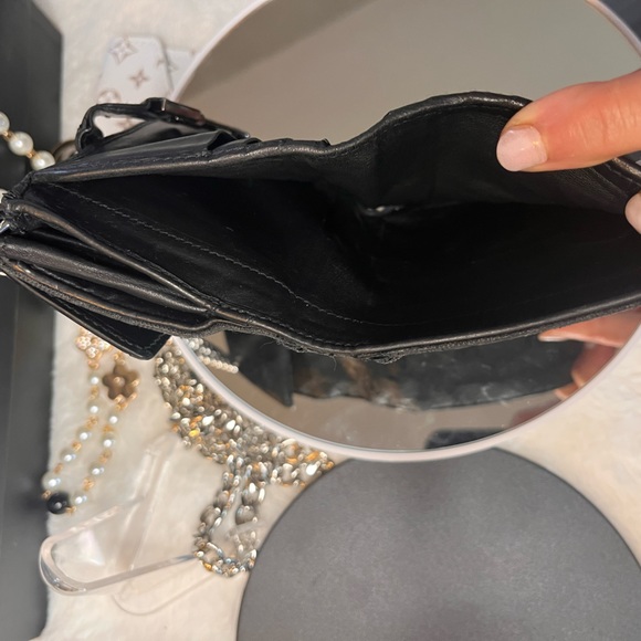 GUCCI Compact Wallet with Unbranded Silver Chain. - Picture 3 of 7